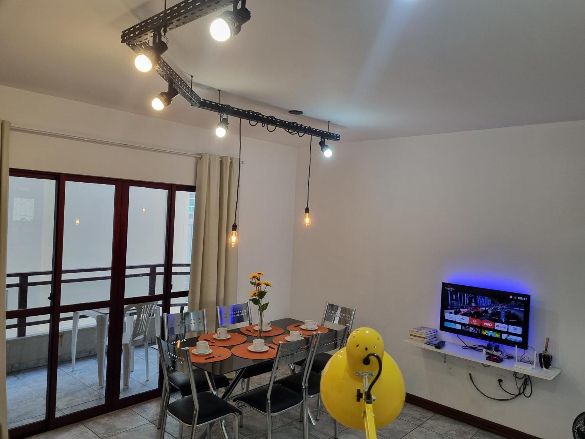 Uma Quadra E Meia Do Mar Ar Wifi Smart Tv *