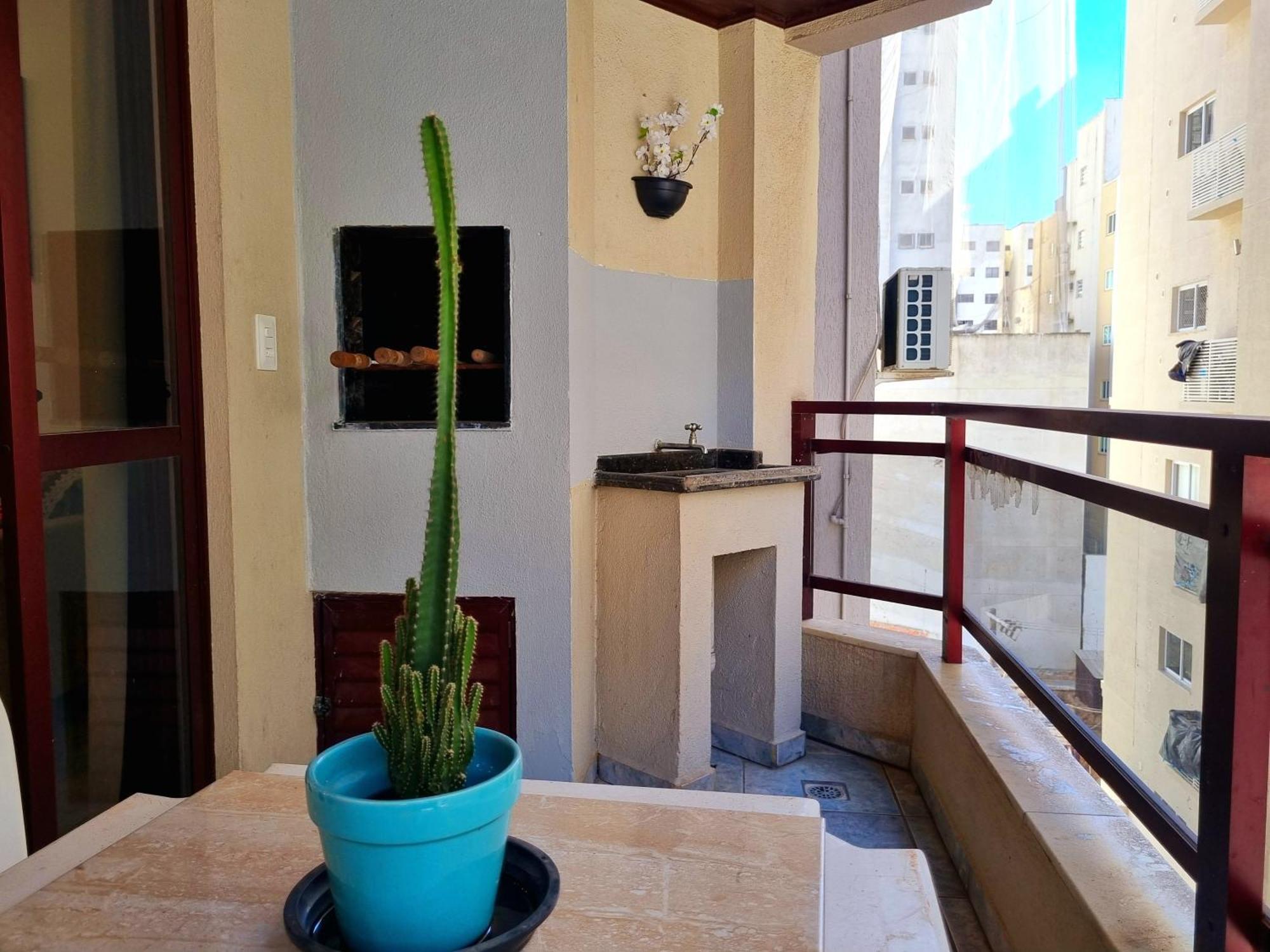 Apartamento Uma Quadra E Meia Do Mar Ar Wifi Smart Tv *